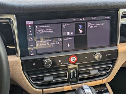 Used 2025 Porsche Macan image 15