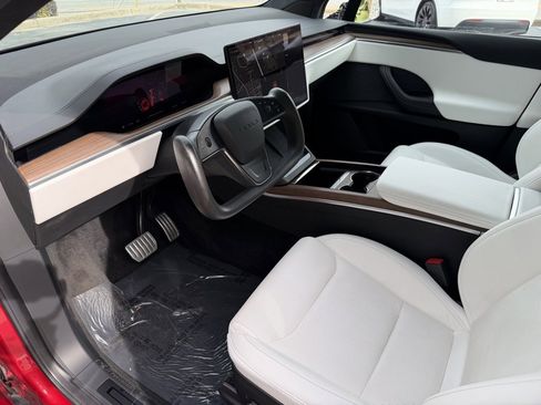 Used 2022 Tesla Model X image 24