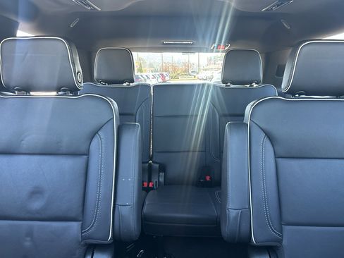 Used 2021 Chevrolet Tahoe Premier w/ Premium Package image 14