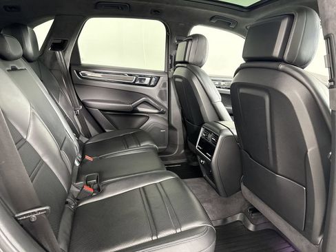 Certified 2023 Porsche Cayenne GTS AWD/4WD image 25