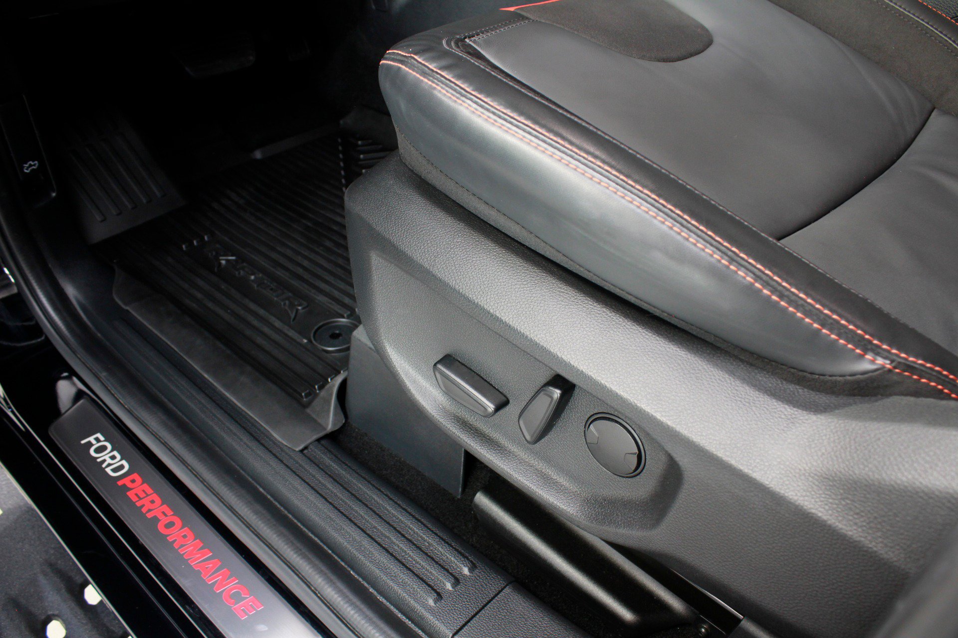 Used 2025 Ford Ranger Raptor AWD/4WD image 46