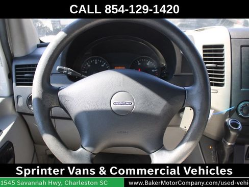 Used 2015 Freightliner Sprinter 3500 RWD image 14