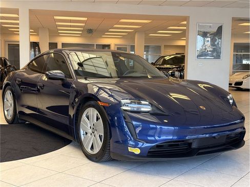 Used 2022 Porsche Taycan image 3
