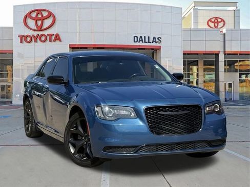 Used 2022 Chrysler 300 Touring w/ Sport Appearance Package RWD image 1