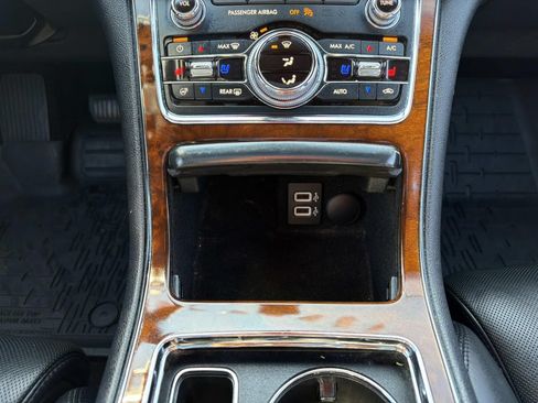 Used 2018 Lincoln Continental Reserve AWD/4WD image 25