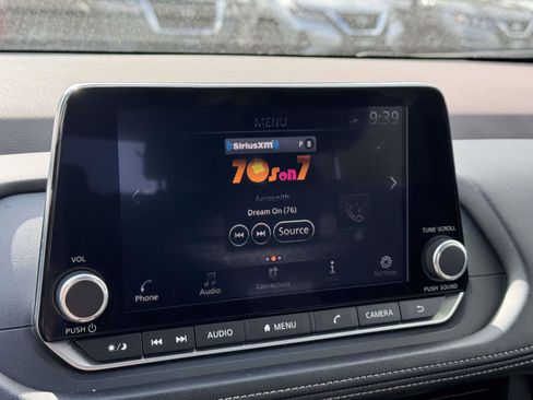 Used 2023 Nissan Rogue SV image 18