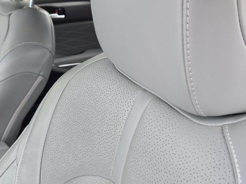 Used 2022 Toyota Avalon Limited w/ Advanced Safety Package image 17