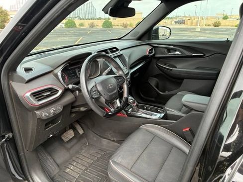 Used 2022 Chevrolet TrailBlazer RS FWD image 11