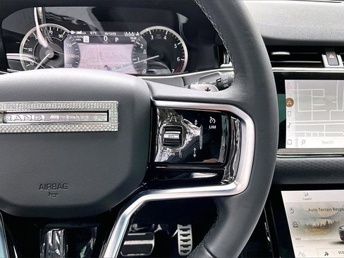 Used 2023 Land Rover Range Rover Evoque R-Dynamic S image 12