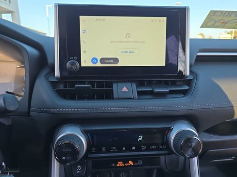 Certified 2025 Toyota RAV4 LE image 21