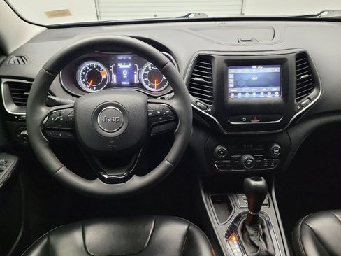 Used 2020 Jeep Cherokee Latitude Plus image 22