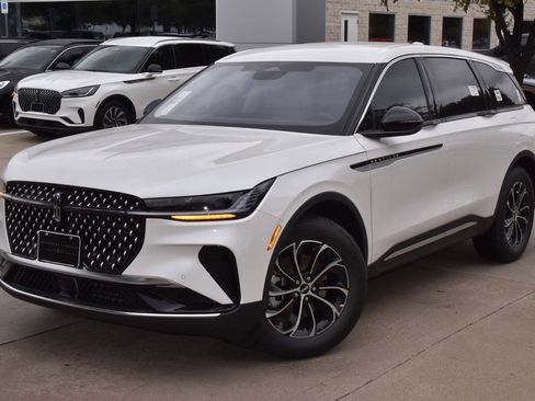 New 2026 Lincoln Nautilus Premier image 12