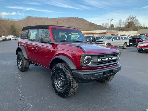 New 2025 Ford Bronco 4-Door w/ Sasquatch Package image 3