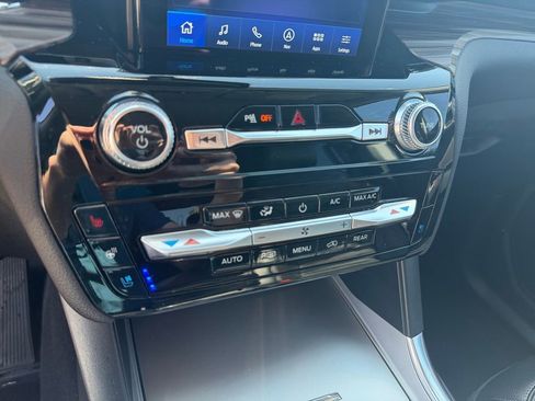 Used 2023 Ford Explorer Limited w/ Limited Technology Package AWD/4WD image 33