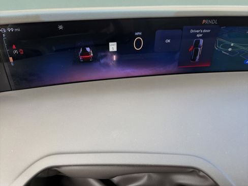 Used 2024 Lincoln Nautilus Premier w/ Equipment Group 102A image 11