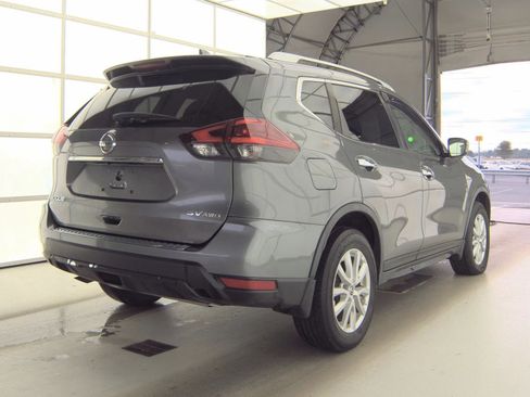 Used 2018 Nissan Rogue SV AWD/4WD image 3