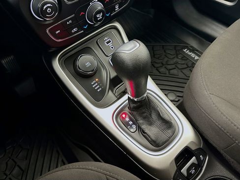 Used 2021 Jeep Compass Sport AWD/4WD image 19