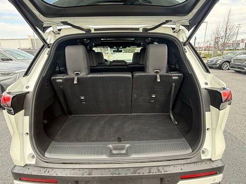 Certified 2025 INFINITI QX60 Luxe w/ Black Edition image 6