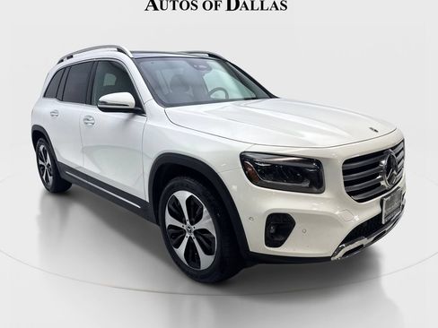 Used 2025 Mercedes-Benz GLB 250 w/ Exclusive Package image 4