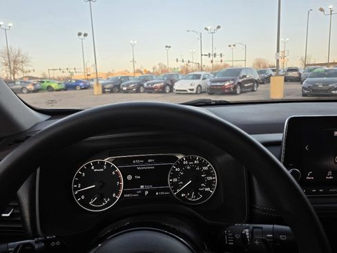 Used 2022 Nissan Rogue SV image 28