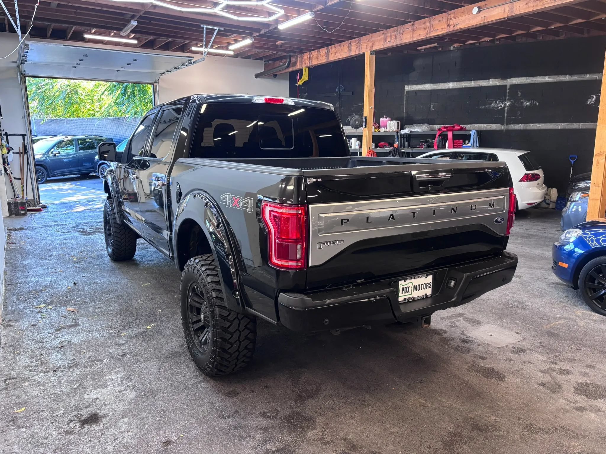 Used 2015 Ford F150 Platinum w/ Equipment Group 701A Luxury AWD/4WD image 5