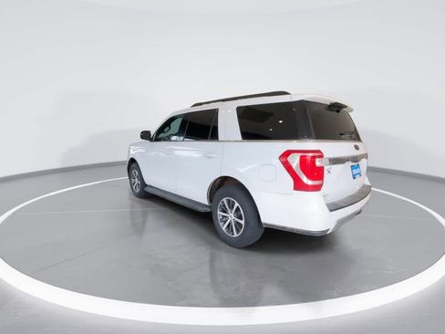 Used 2019 Ford Expedition XLT w/ Equipment Group 201A AWD/4WD image 6