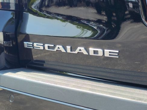 Certified 2020 Cadillac Escalade Premium Luxury AWD/4WD image 35