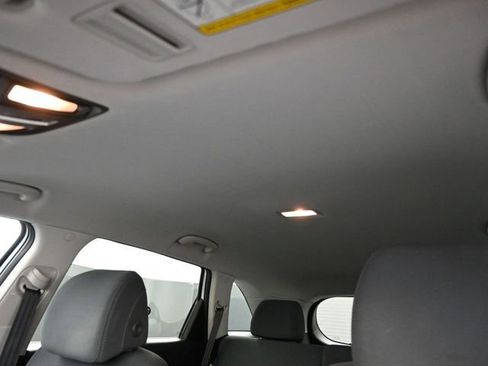 Used 2017 Kia Sorento L image 33