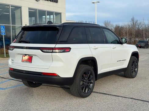 New 2025 Jeep Grand Cherokee Limited image 4