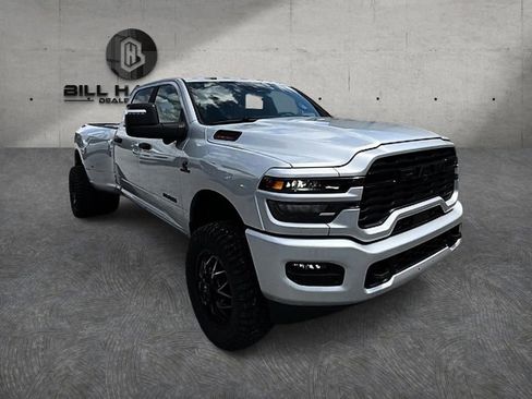 New 2026 RAM 3500 Big Horn AWD/4WD image 3