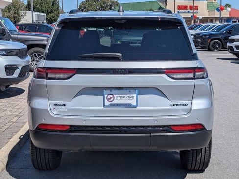 New 2025 Jeep Grand Cherokee Limited w/ Luxury Tech Group II AWD/4WD image 6