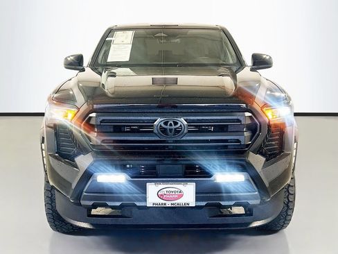 Used 2025 Toyota Tacoma 4x4 Double Cab image 2