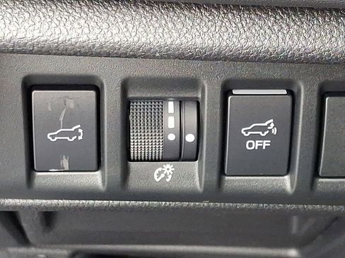 Used 2022 Subaru Outback Limited image 32