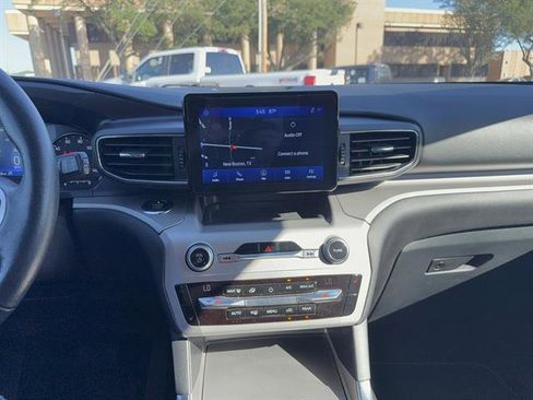Used 2021 Ford Explorer XLT w/ Equipment Group 202A image 11