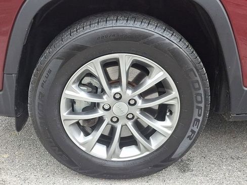 Used 2021 Jeep Cherokee Latitude Plus w/ Sun & Sound Group image 10