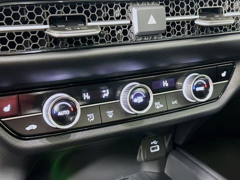 Used 2025 Honda HR-V EX-L image 16