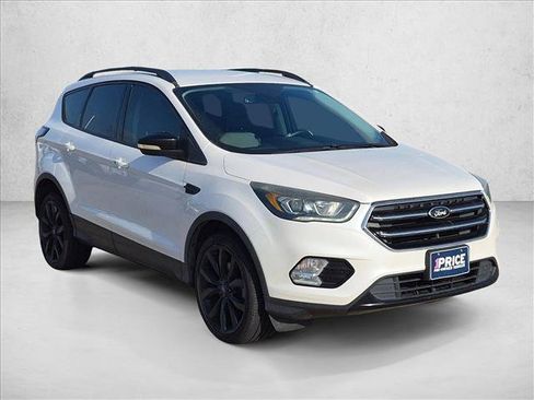 Used 2017 Ford Escape Titanium FWD image 2