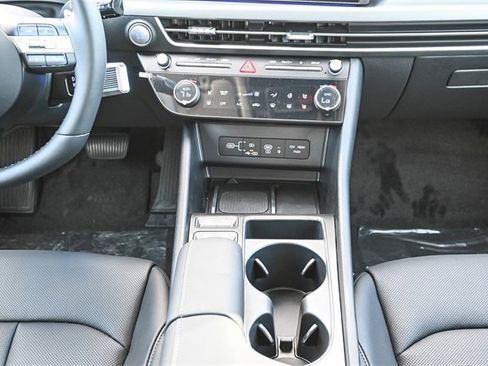 New 2025 Hyundai Sonata Limited image 15