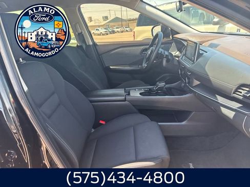 Used 2023 Nissan Rogue S image 17