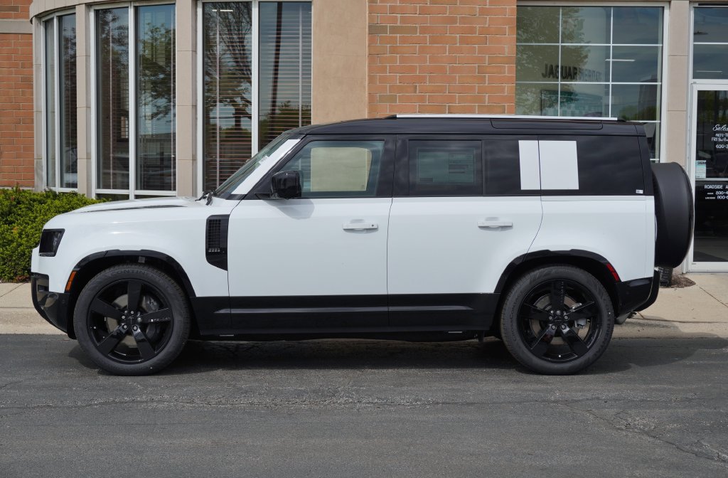 Certified 2026 Land Rover Defender 110 X-Dynamic SE AWD/4WD image 2