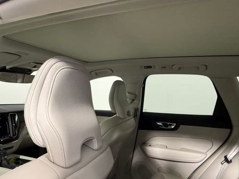 Used 2021 Volvo XC60 T5 Momentum w/ Climate Package image 29