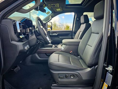 New 2026 GMC Sierra 2500 SLT w/ SLT Premium Package image 15