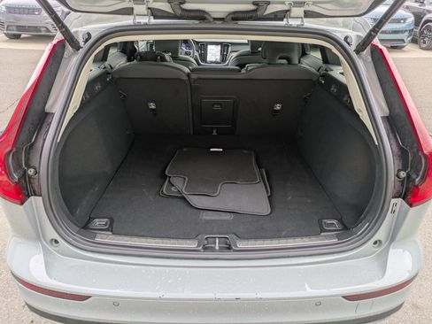 Certified 2025 Volvo V60 B5 Cross Country Plus image 31