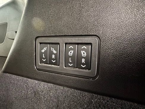 Used 2023 Cadillac XT6 Sport image 33