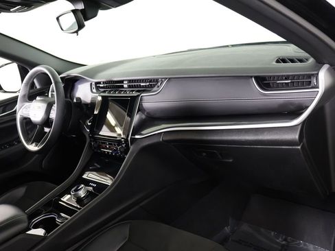 Used 2023 Jeep Grand Cherokee L Laredo image 28