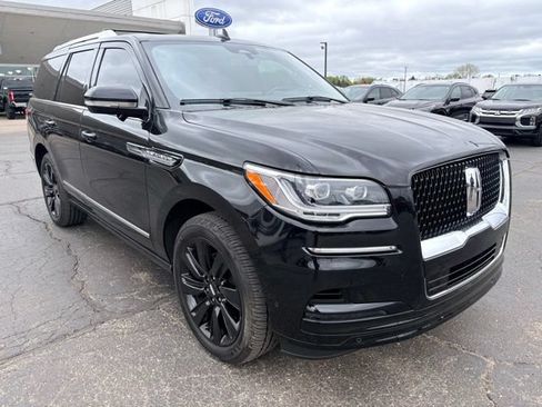 Used 2024 Lincoln Navigator Reserve AWD/4WD image 7