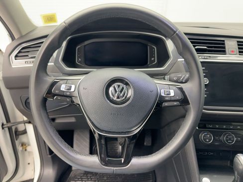 Used 2020 Volkswagen Tiguan SEL image 17
