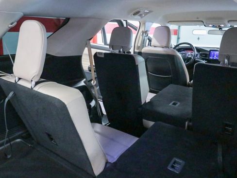 Used 2020 Ford Explorer XLT w/ Equipment Group 202A RWD image 28