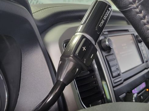 Used 2017 Nissan Titan PRO-4X w/ Pro-4x Convenience Package image 24