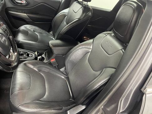 Used 2021 Jeep Cherokee Limited w/ Sun & Sound Group AWD/4WD image 12